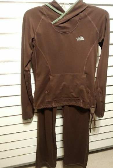 north face jogging suit